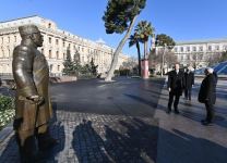 President Ilham Aliyev unveils monument to philanthropist Haji Zeynalabdin Taghiyev in Baku (PHOTO/VIDEO)