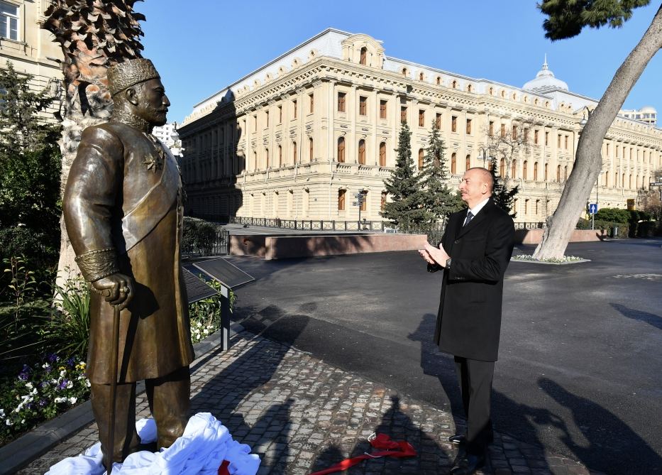 President Ilham Aliyev unveils monument to philanthropist Haji Zeynalabdin Taghiyev in Baku (PHOTO/VIDEO)