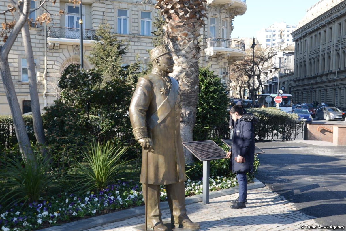 Baku residents express their gratitude to President Ilham Aliyev for highly appreciating activity of Haji Zeynalabdin Taghiyev (PHOTO/VIDEO)