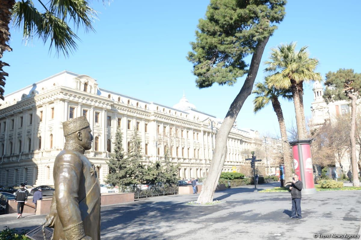 Baku residents express their gratitude to President Ilham Aliyev for highly appreciating activity of Haji Zeynalabdin Taghiyev (PHOTO/VIDEO)