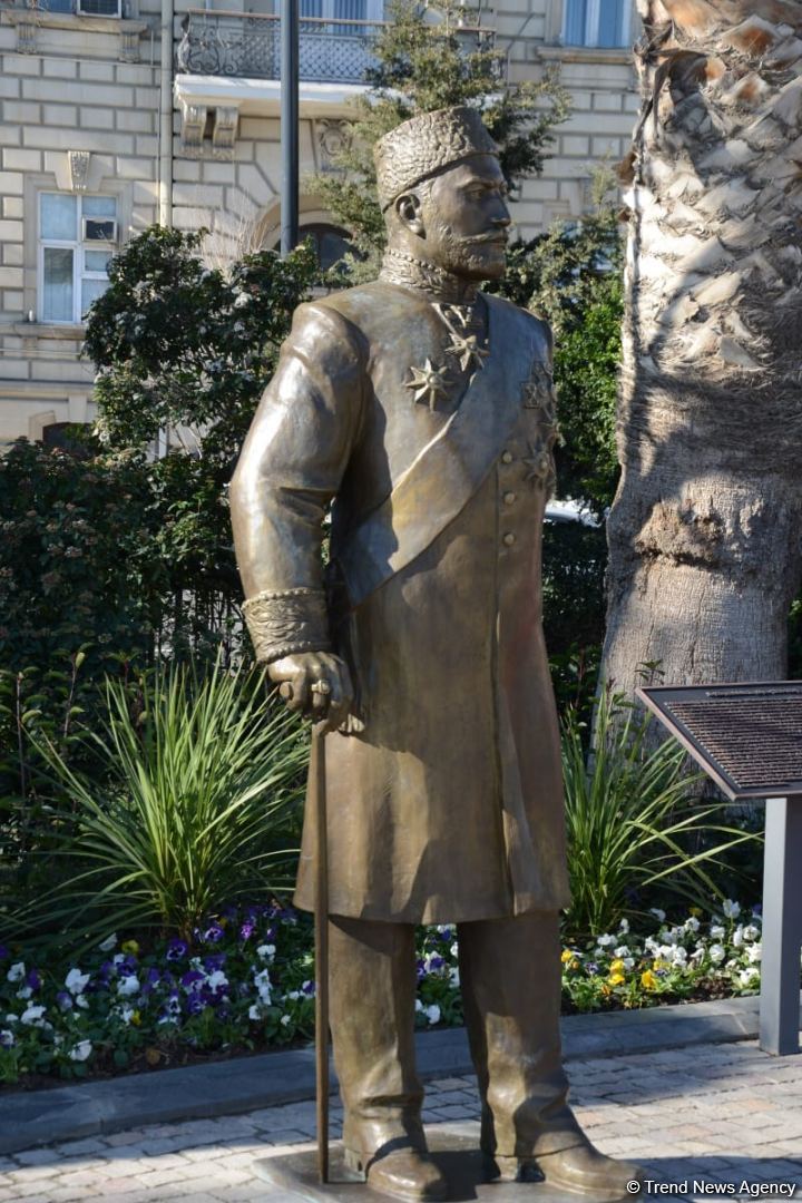Baku residents express their gratitude to President Ilham Aliyev for highly appreciating activity of Haji Zeynalabdin Taghiyev (PHOTO/VIDEO)