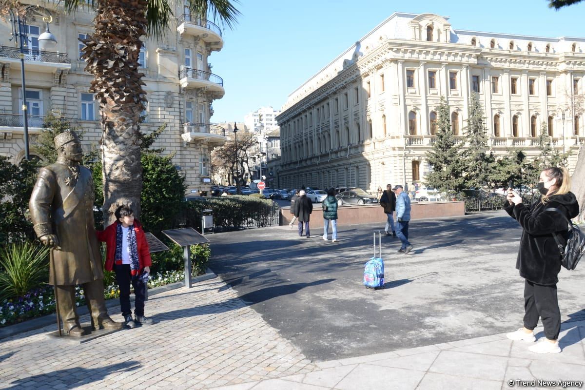 Baku residents express their gratitude to President Ilham Aliyev for highly appreciating activity of Haji Zeynalabdin Taghiyev (PHOTO/VIDEO)