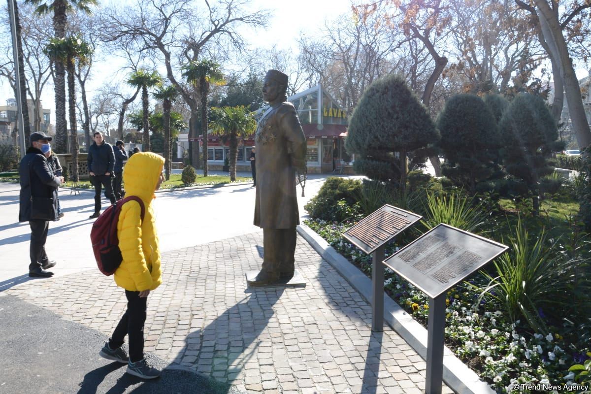 Baku residents express their gratitude to President Ilham Aliyev for highly appreciating activity of Haji Zeynalabdin Taghiyev (PHOTO/VIDEO)