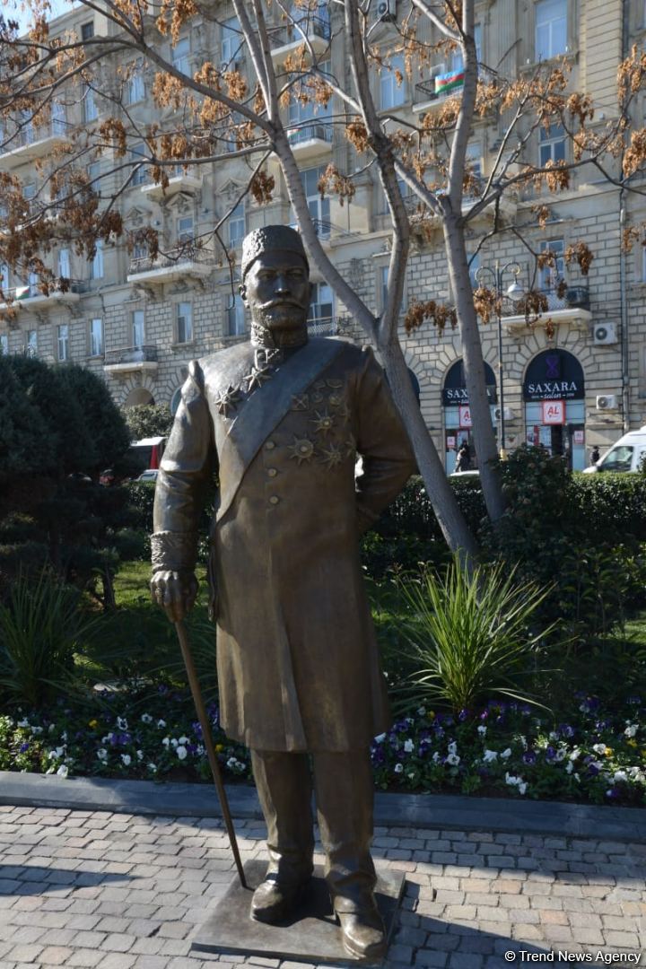 Baku residents express their gratitude to President Ilham Aliyev for highly appreciating activity of Haji Zeynalabdin Taghiyev (PHOTO/VIDEO)