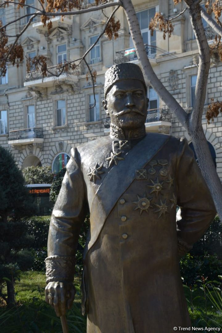 Baku residents express their gratitude to President Ilham Aliyev for highly appreciating activity of Haji Zeynalabdin Taghiyev (PHOTO/VIDEO)