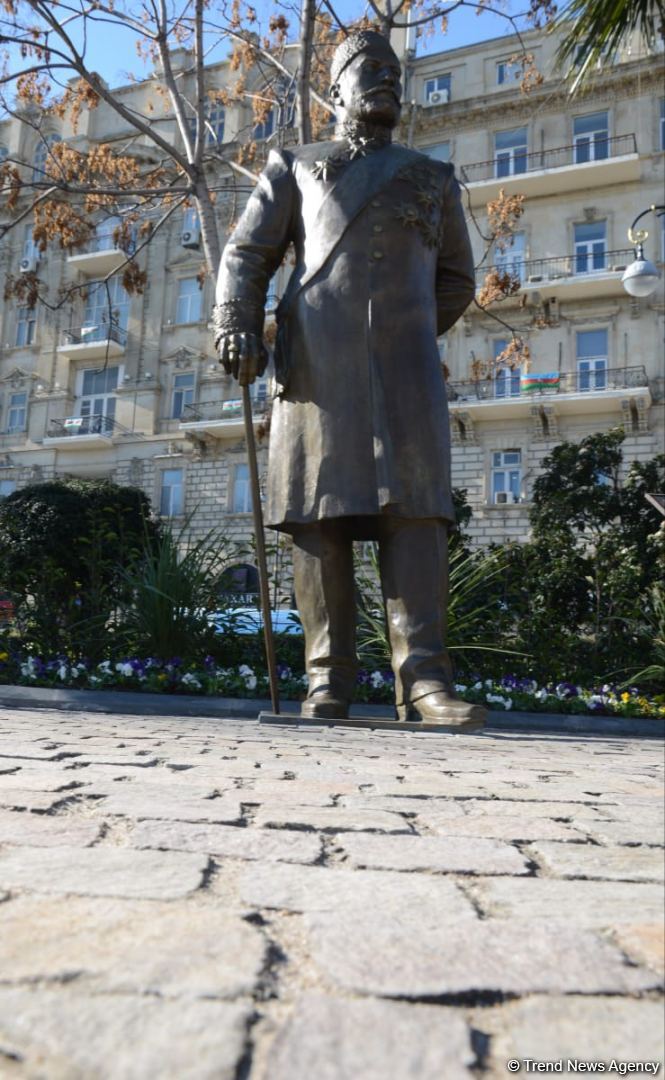 Baku residents express their gratitude to President Ilham Aliyev for highly appreciating activity of Haji Zeynalabdin Taghiyev (PHOTO/VIDEO)