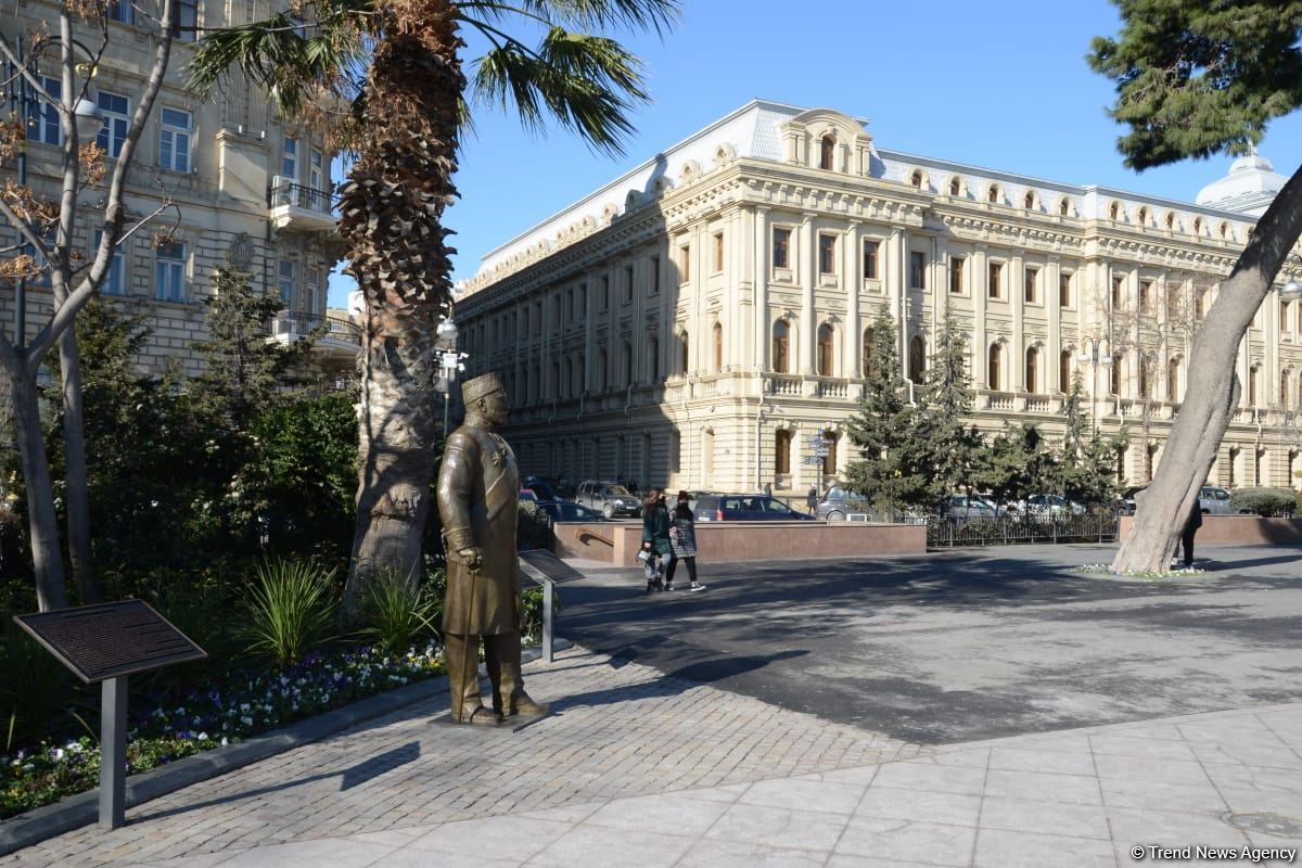 Baku residents express their gratitude to President Ilham Aliyev for highly appreciating activity of Haji Zeynalabdin Taghiyev (PHOTO/VIDEO)