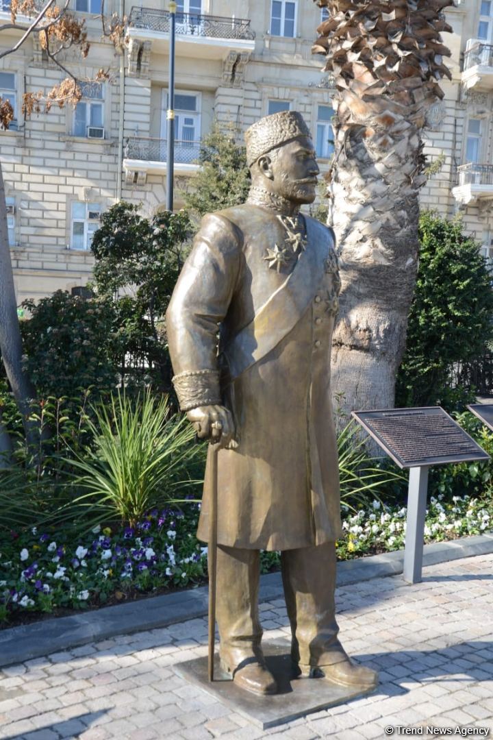 Baku residents express their gratitude to President Ilham Aliyev for highly appreciating activity of Haji Zeynalabdin Taghiyev (PHOTO/VIDEO)