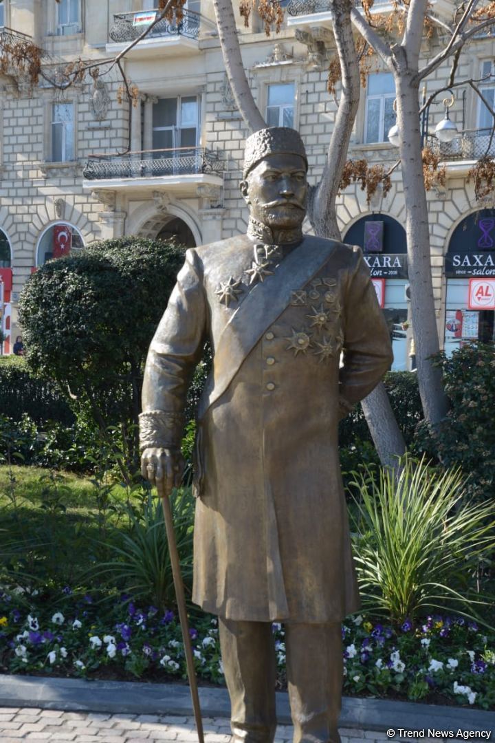 Baku residents express their gratitude to President Ilham Aliyev for highly appreciating activity of Haji Zeynalabdin Taghiyev (PHOTO/VIDEO)