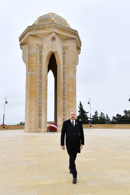 President Ilham Aliyev and First Lady Mehriban Aliyeva visit Alley of Martyrs on 32nd anniversary of 20 January tragedy (PHOTO/VIDEO)