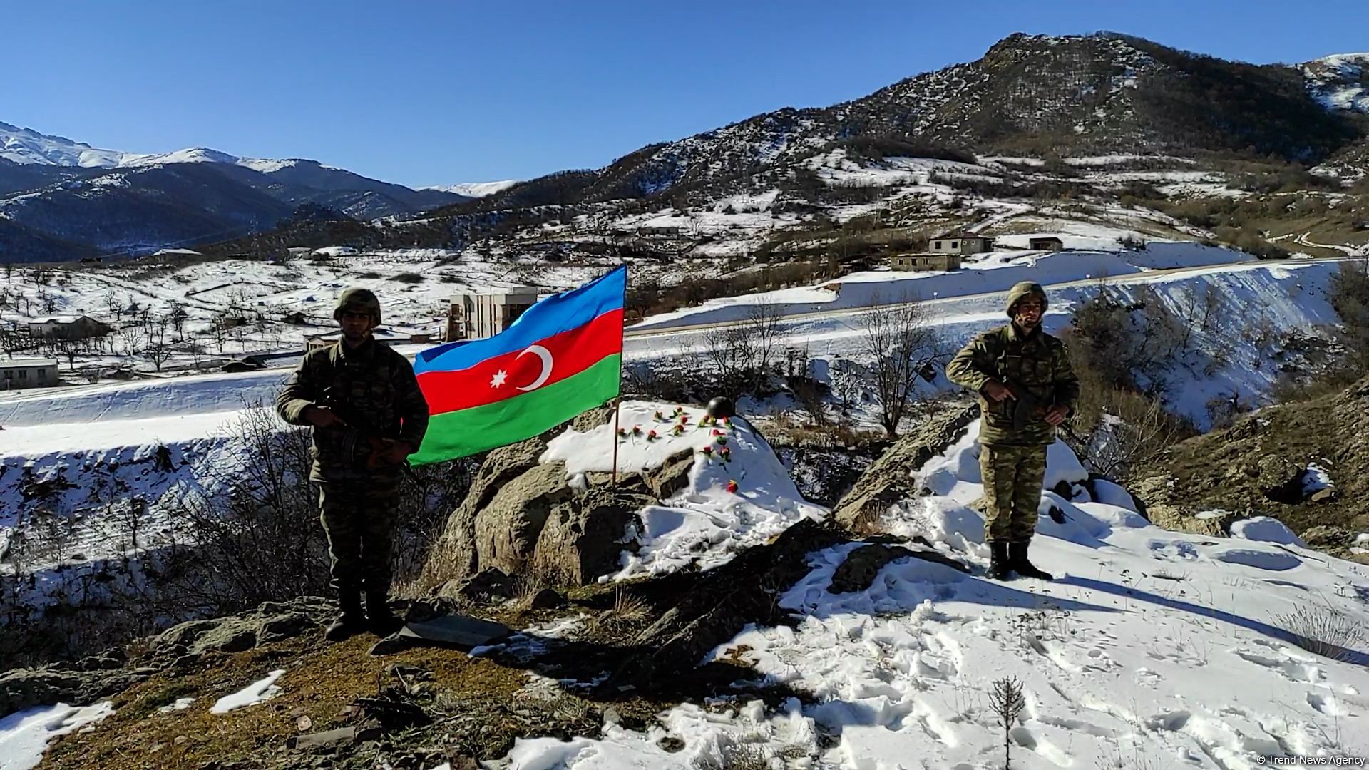 Azerbaijan's servicemen honor memory of martyrs in Dashalty village of liberated Shusha - Trend TV (PHOTO/VIDEO)