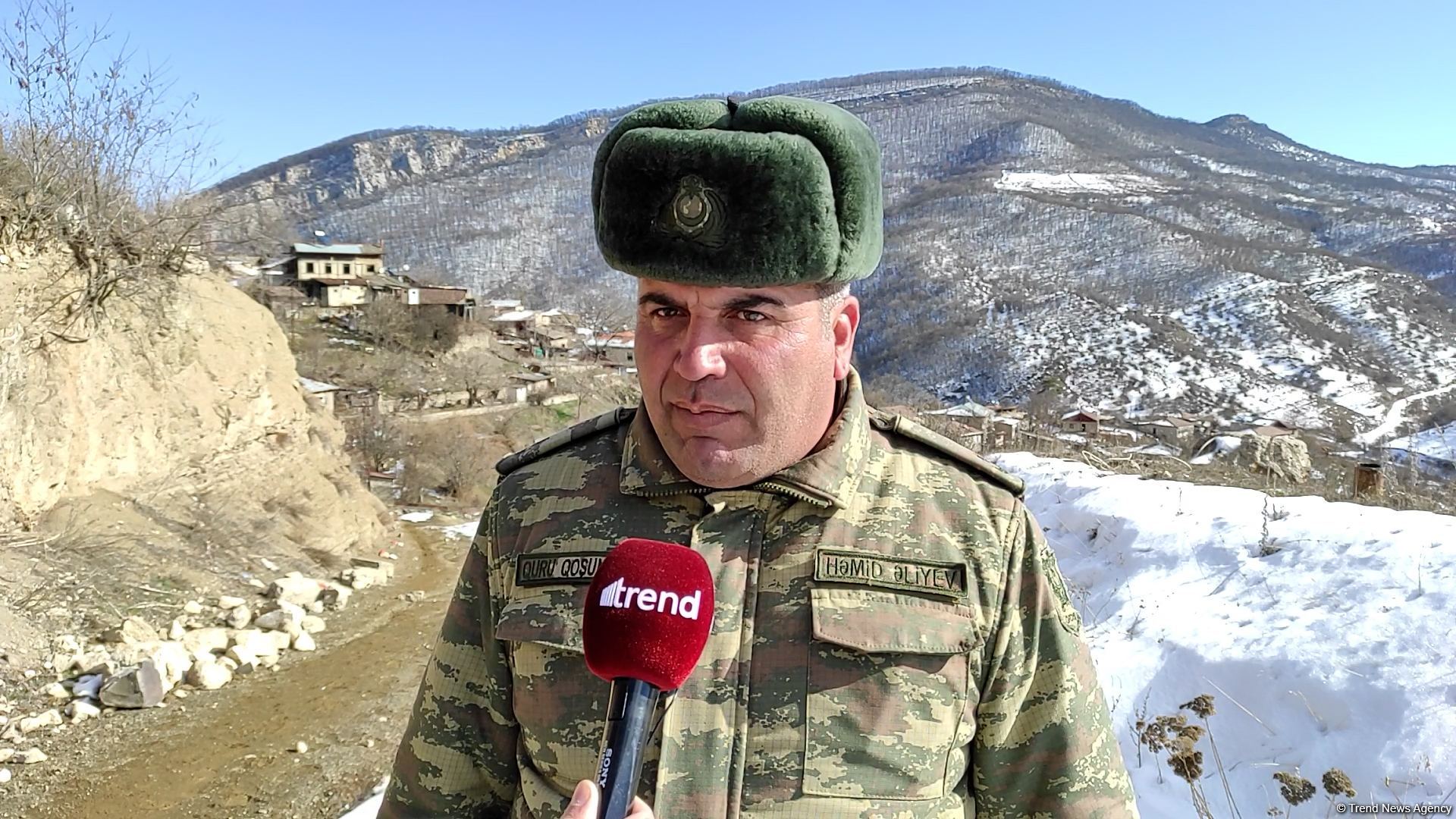Azerbaijan's servicemen honor memory of martyrs in Dashalty village of liberated Shusha - Trend TV (PHOTO/VIDEO)