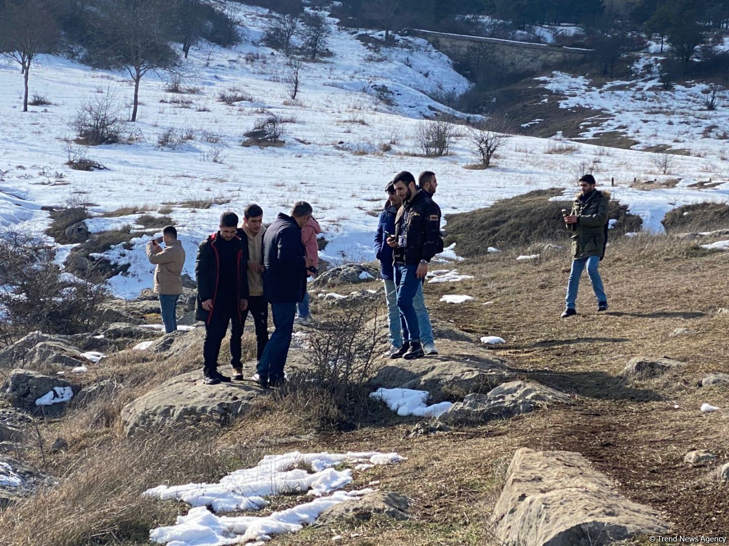 Passengers of another bus trip from Baku to Shusha view the city (PHOTO)