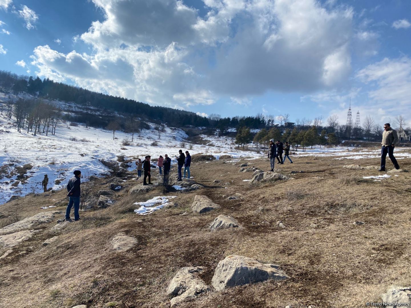 Passengers of another bus trip from Baku to Shusha view the city (PHOTO)