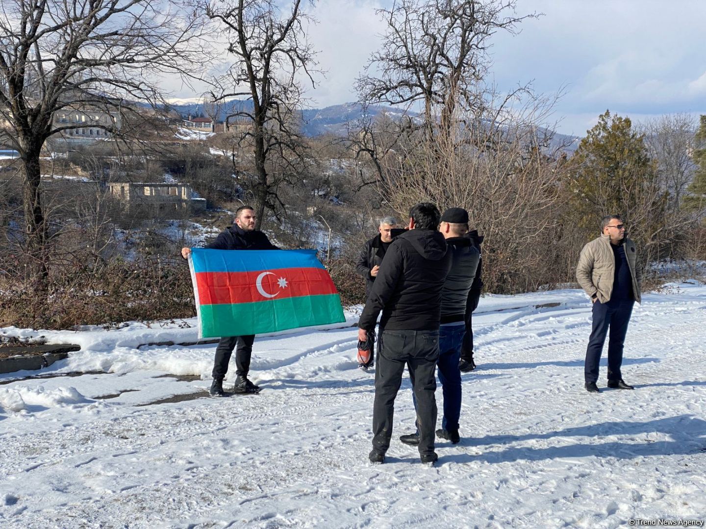 Passengers of another bus trip from Baku to Shusha view the city (PHOTO)