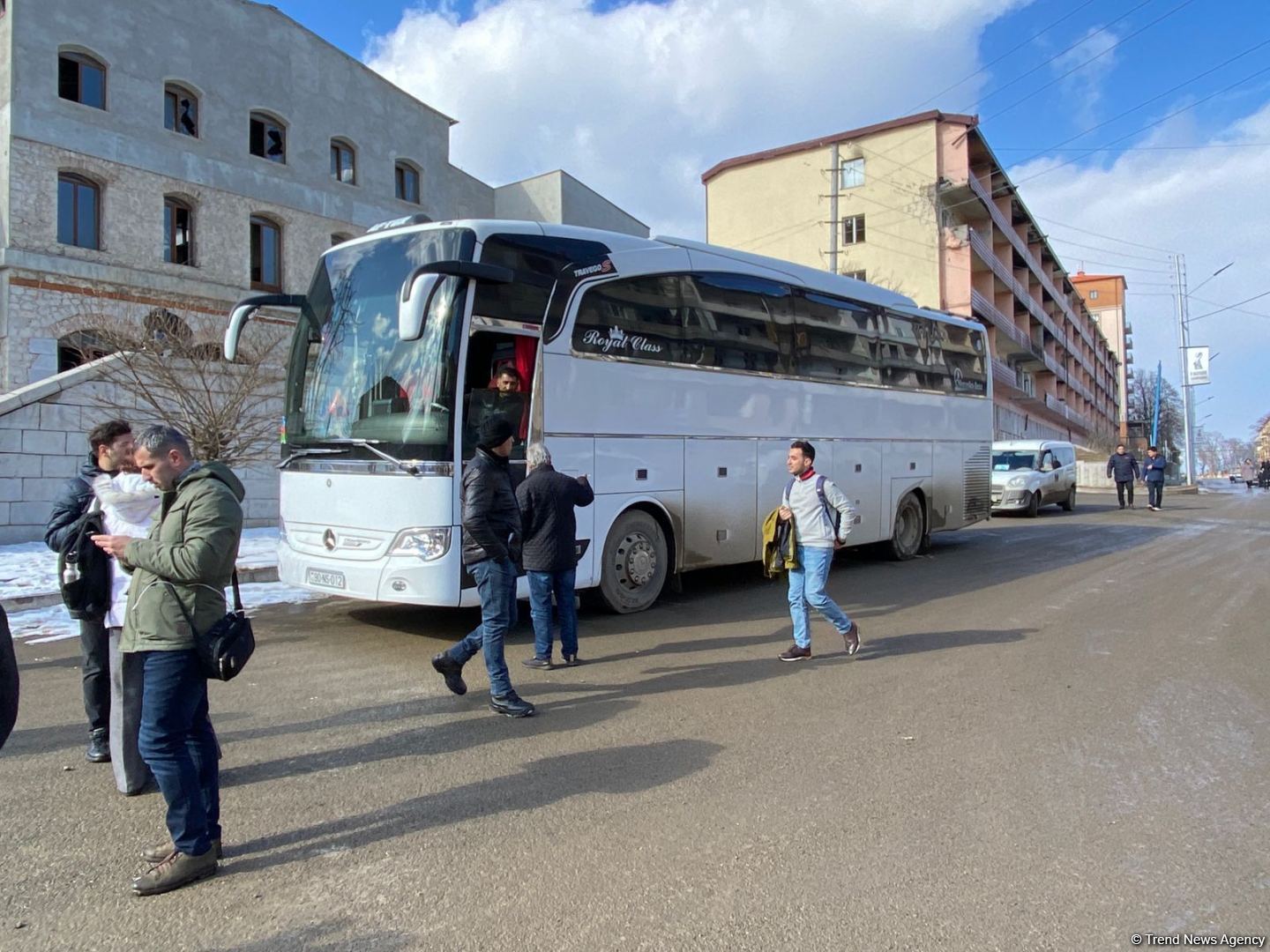 Passengers of another bus trip from Baku to Shusha view the city (PHOTO)