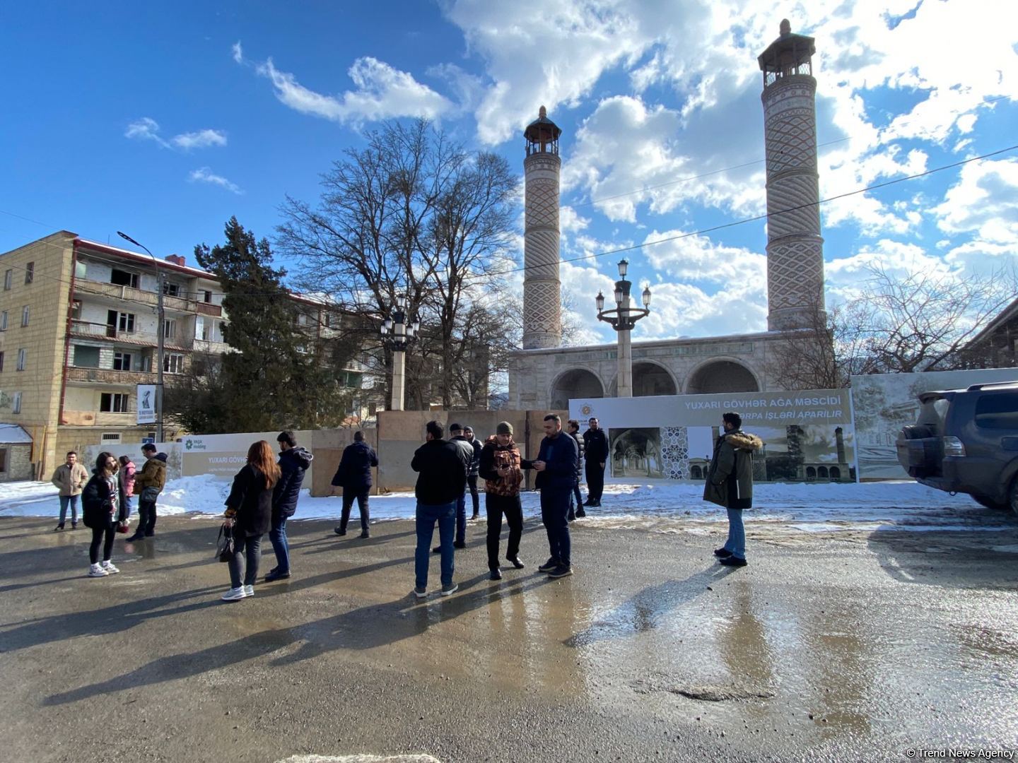 Passengers of another bus trip from Baku to Shusha view the city (PHOTO)