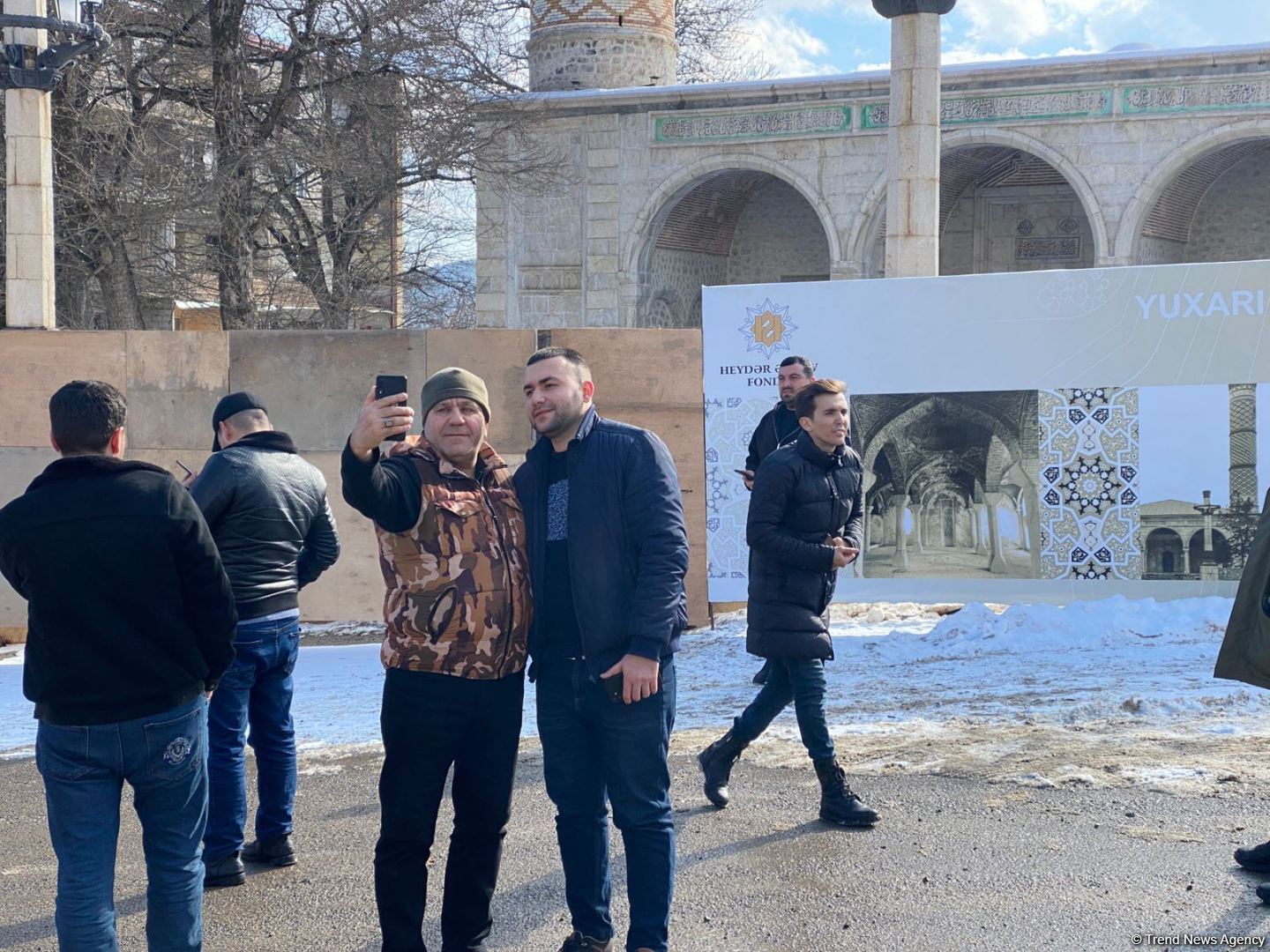Passengers of another bus trip from Baku to Shusha view the city (PHOTO)