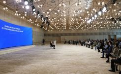 President Ilham Aliyev attends Youth Forum on 25th anniversary of Day of Azerbaijani Youth (PHOTO/VIDEO)