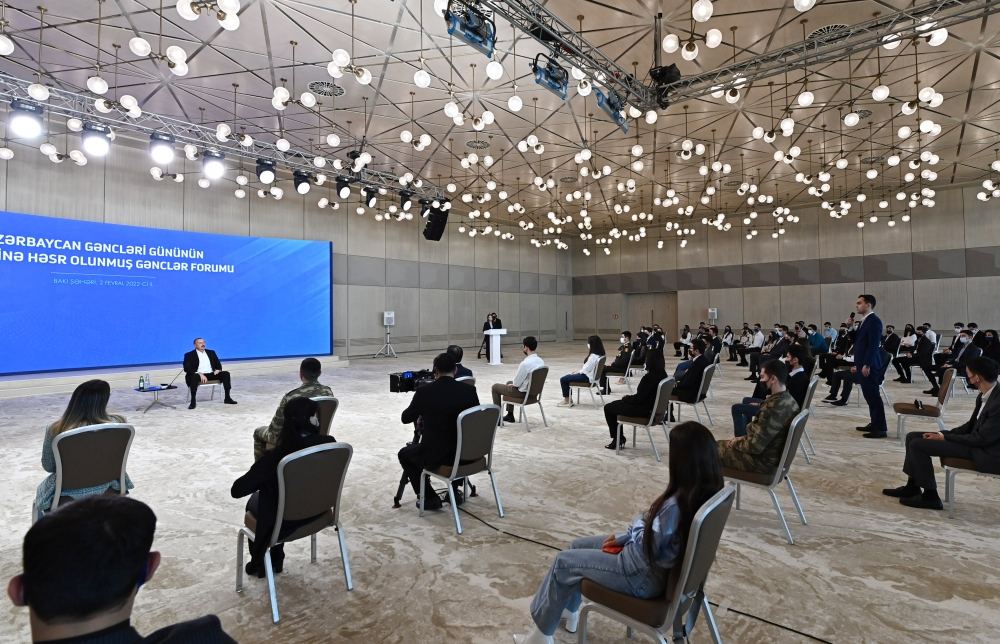 President Ilham Aliyev attends Youth Forum on 25th anniversary of Day of Azerbaijani Youth (PHOTO/VIDEO)