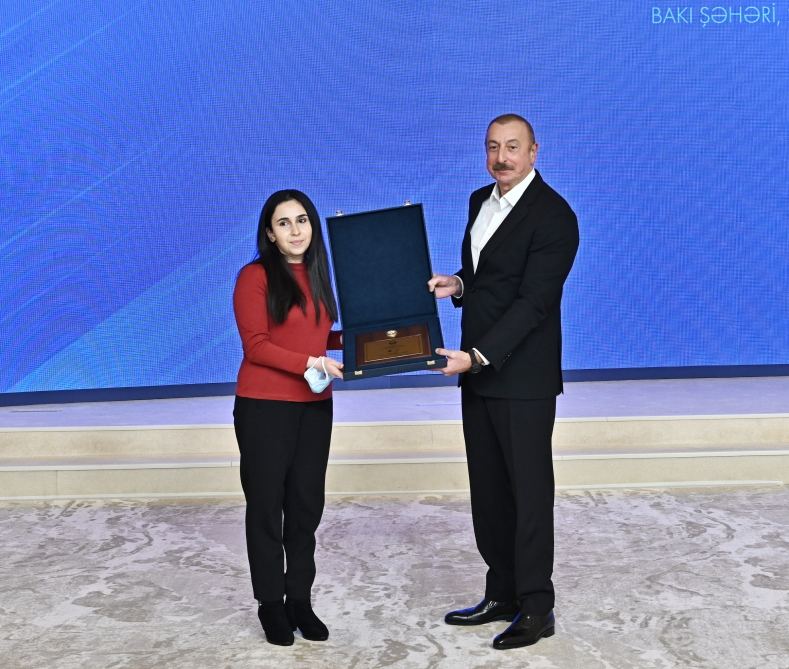 President Ilham Aliyev attends Youth Forum on 25th anniversary of Day of Azerbaijani Youth (PHOTO/VIDEO)