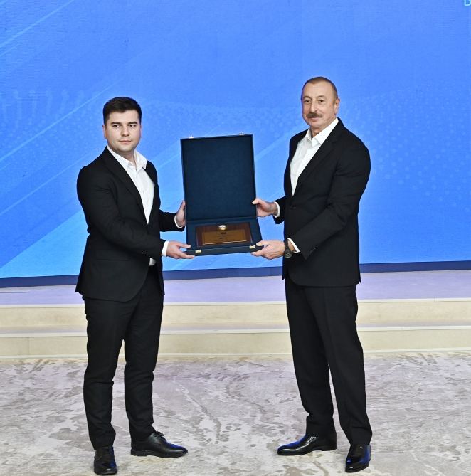 President Ilham Aliyev attends Youth Forum on 25th anniversary of Day of Azerbaijani Youth (PHOTO/VIDEO)