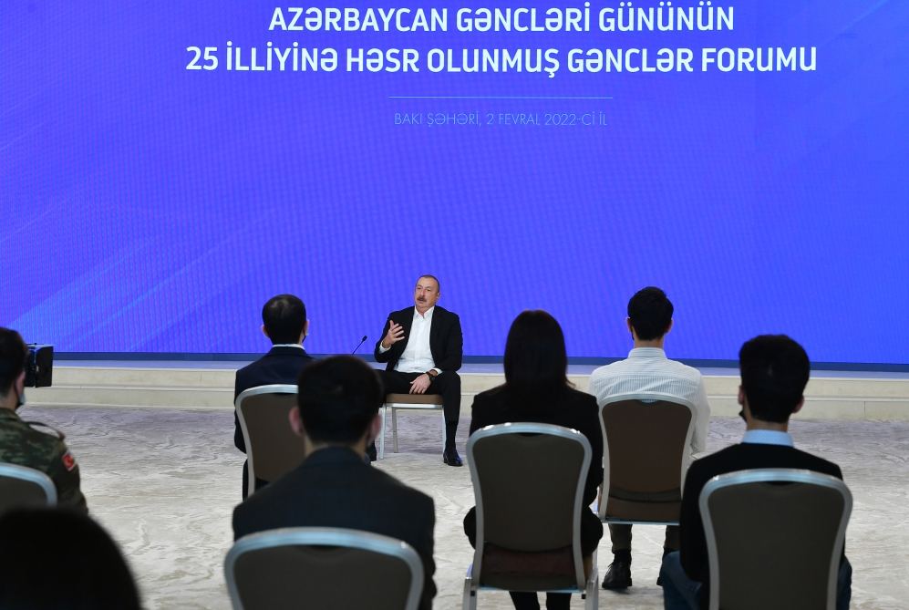 President Ilham Aliyev attends Youth Forum on 25th anniversary of Day of Azerbaijani Youth (PHOTO/VIDEO)