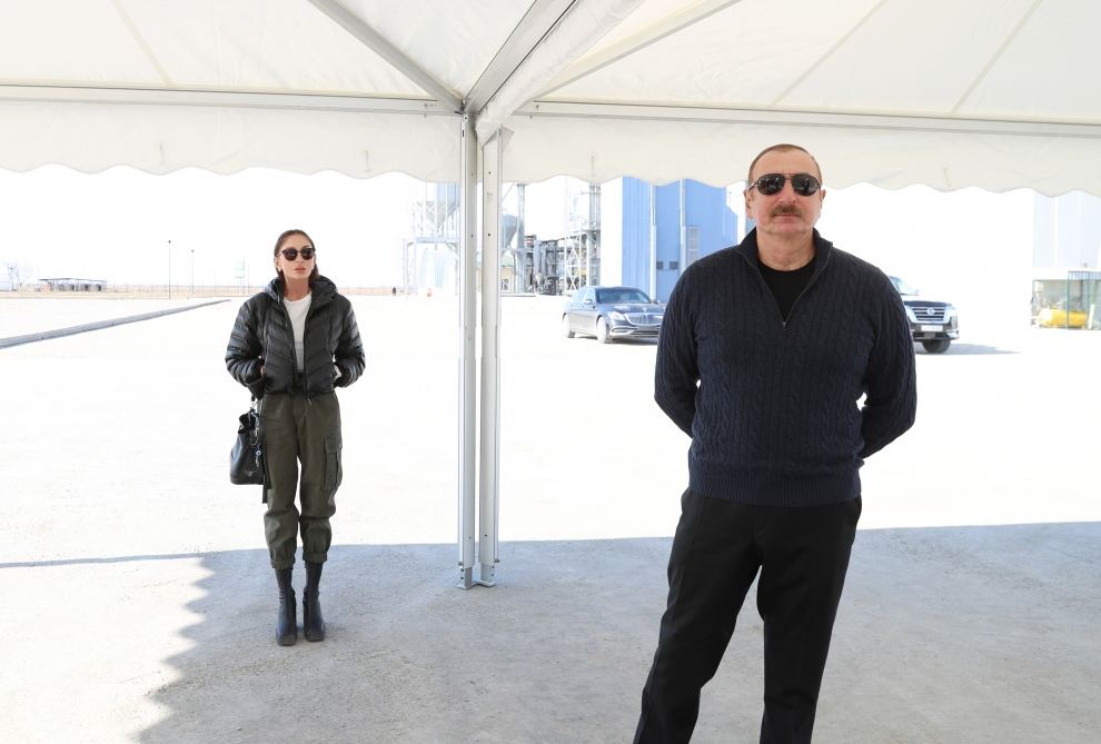 President Ilham Aliyev and First Lady Mehriban Aliyeva view conditions created at Aghjabadi Grain Agropark (PHOTO/VIDEO)
