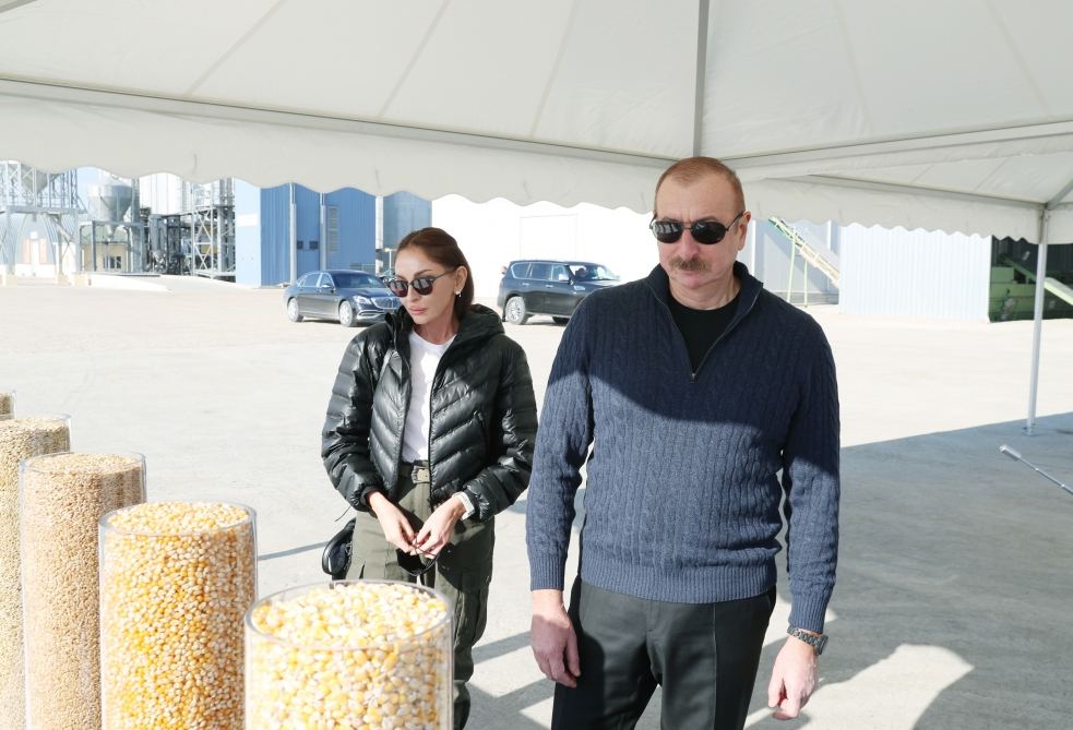 President Ilham Aliyev and First Lady Mehriban Aliyeva view conditions created at Aghjabadi Grain Agropark (PHOTO/VIDEO)