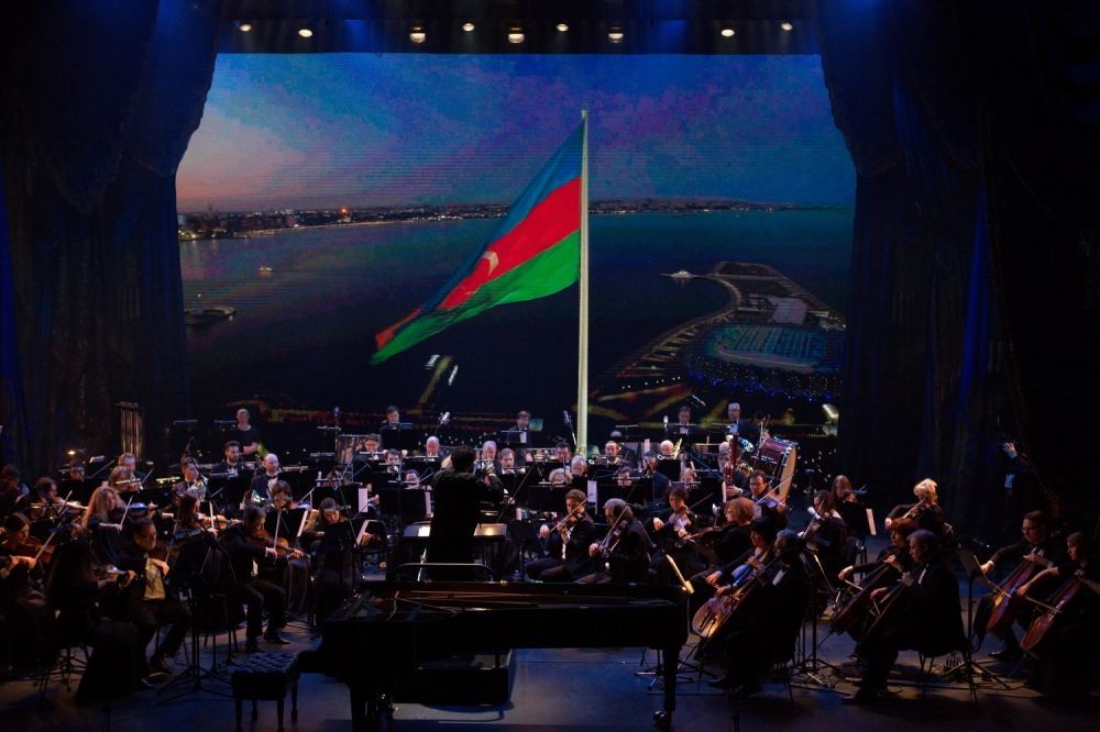 Heydar Aliyev Foundation VP Leyla Aliyeva attends "Music stars of Azerbaijan on Moscow stage"  gala concert (PHOTO)