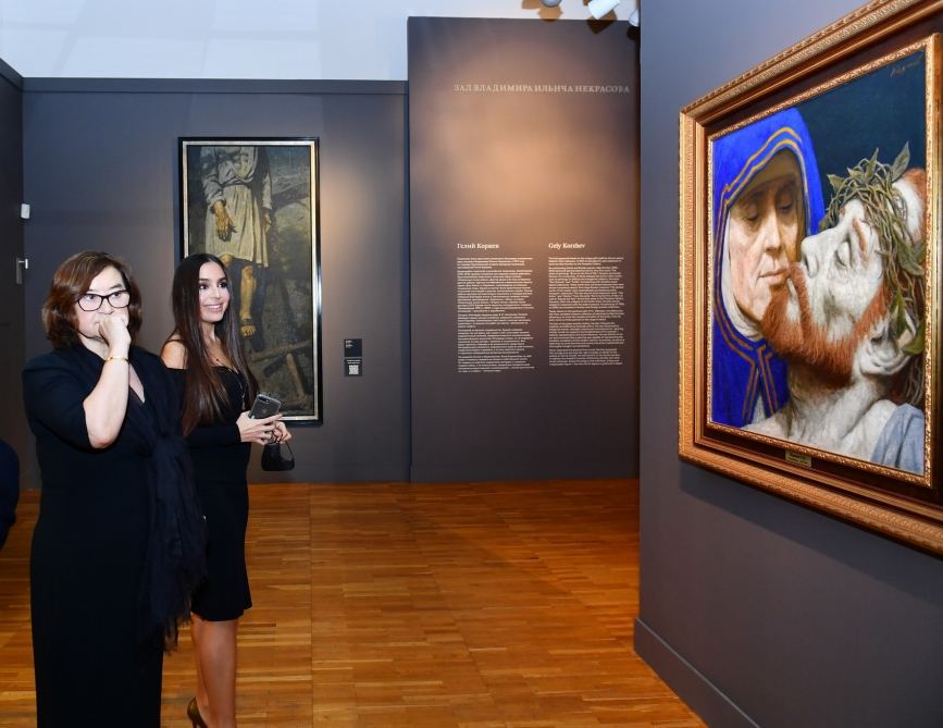 VP of Heydar Aliyev Foundation Leyla Aliyeva views “Works from collection of Tretyakov Gallery” exhibition in Moscow (PHOTO)