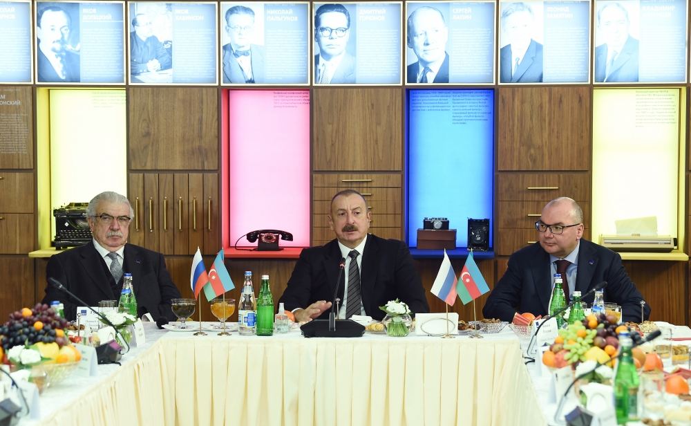 President Ilham Aliyev, First Lady Mehriban Aliyeva meet with leaders of Russia’s top mass media at TASS headquarters (PHOTO/VIDEO)
