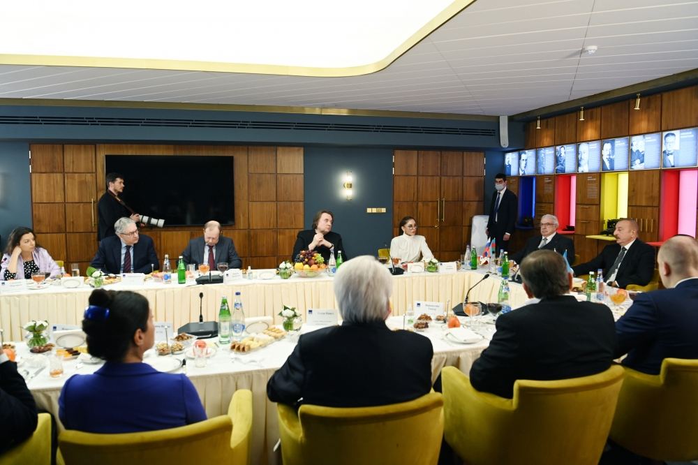 President Ilham Aliyev, First Lady Mehriban Aliyeva meet with leaders of Russia’s top mass media at TASS headquarters (PHOTO/VIDEO)