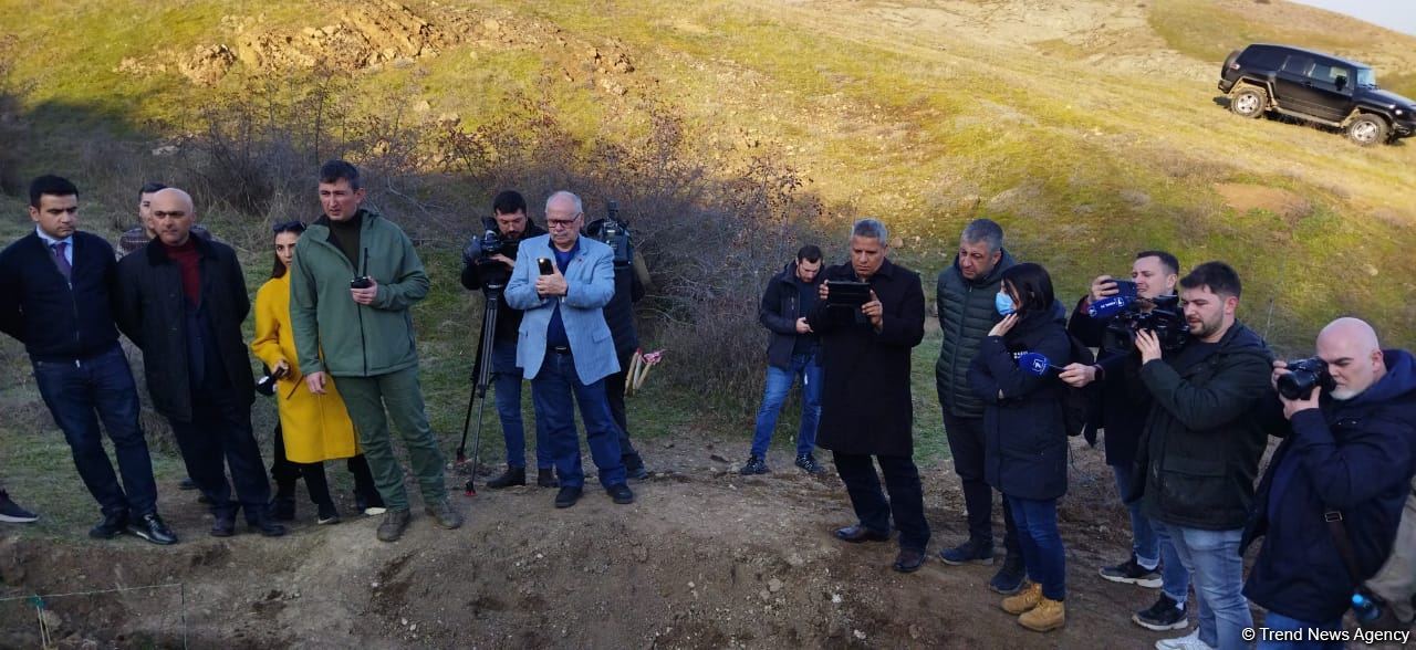 Representatives of foreign, local media are at mass grave site in Azerbaijan's Khojavand (PHOTO)