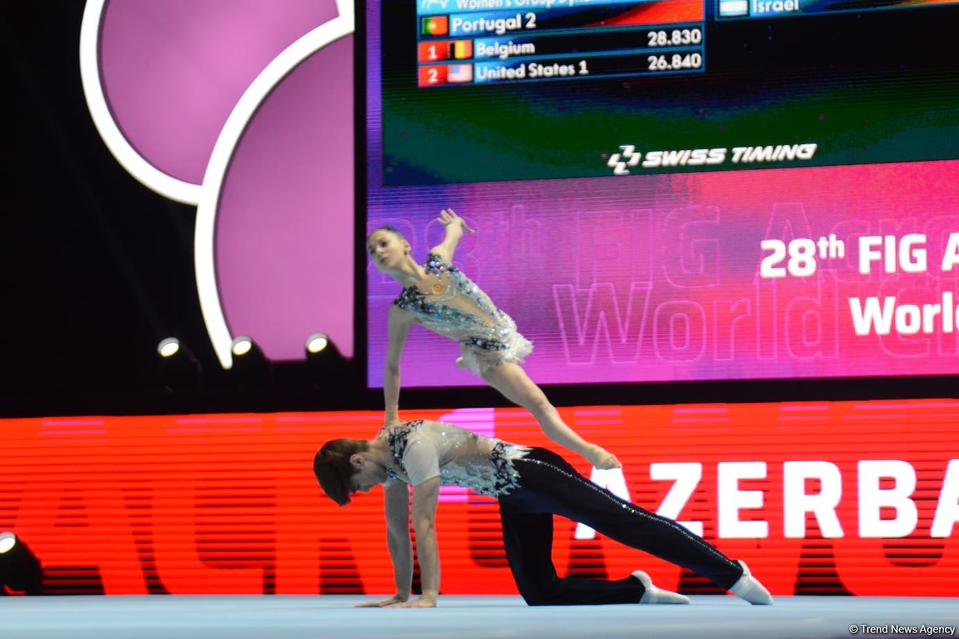 Azerbaijani gymnasts demonstrate balance exercise at World Championships in Baku (PHOTO)