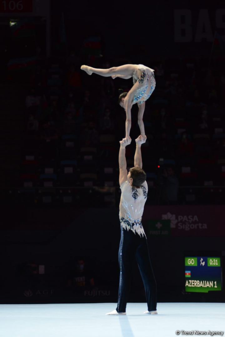 Azerbaijani gymnasts demonstrate balance exercise at World Championships in Baku (PHOTO)