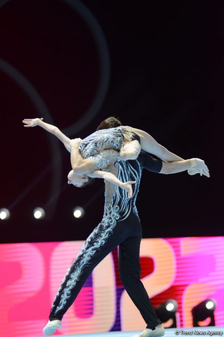 Azerbaijani gymnasts present tempo exercise at World Championships in Baku (PHOTO)