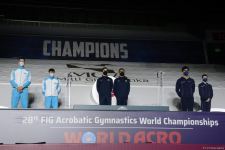Baku hosts awards ceremony for women's, men's pairs at World Championships (PHOTO)
