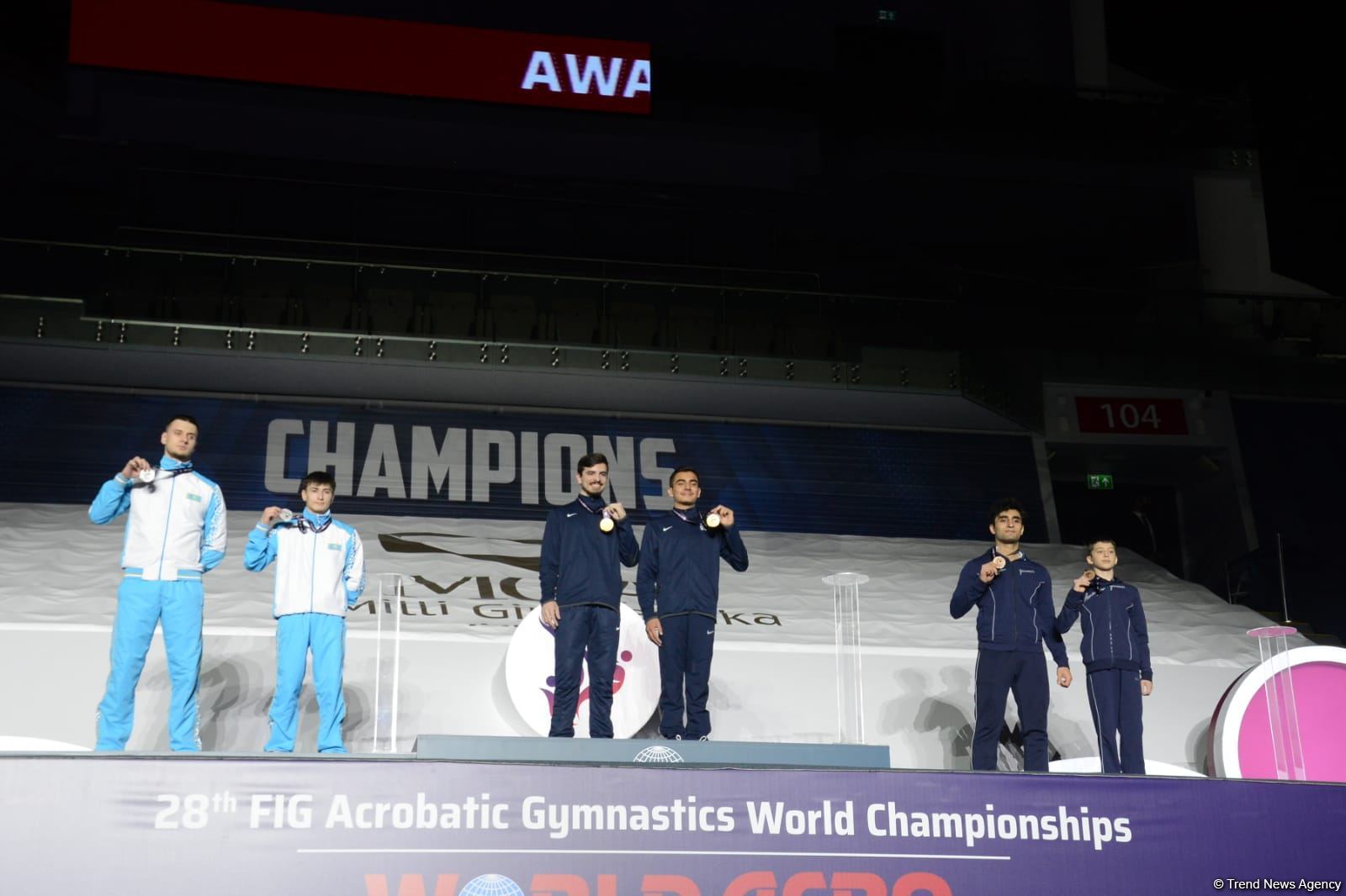 Baku hosts awards ceremony for women's, men's pairs at World Championships (PHOTO)