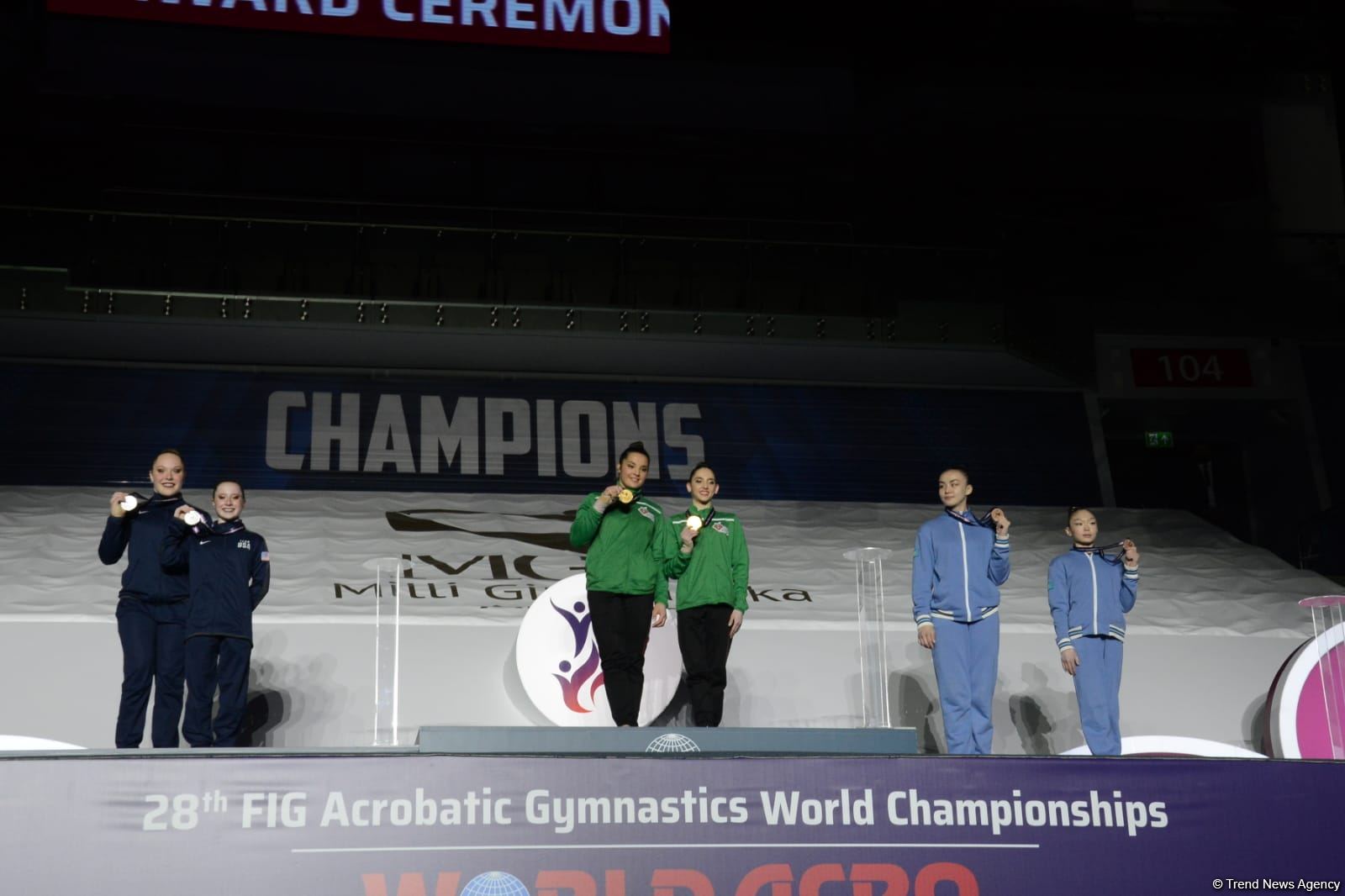 Baku hosts awards ceremony for women's, men's pairs at World Championships (PHOTO)