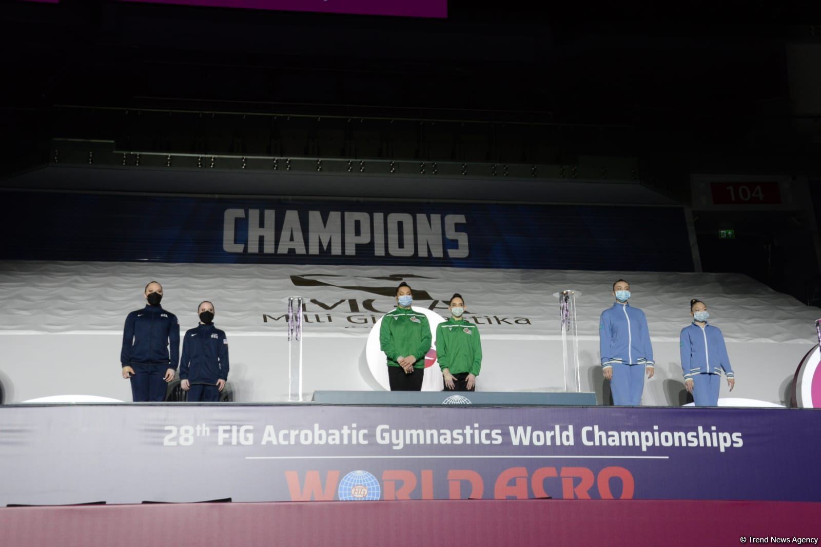 Baku hosts awards ceremony for women's, men's pairs at World Championships (PHOTO)