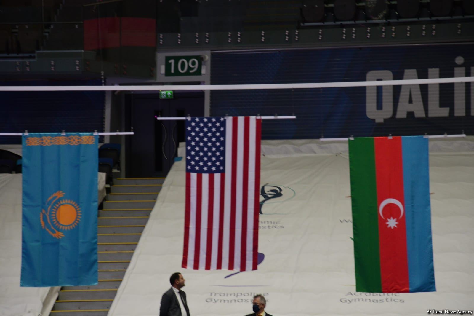Baku hosts awards ceremony for women's, men's pairs at World Championships (PHOTO)