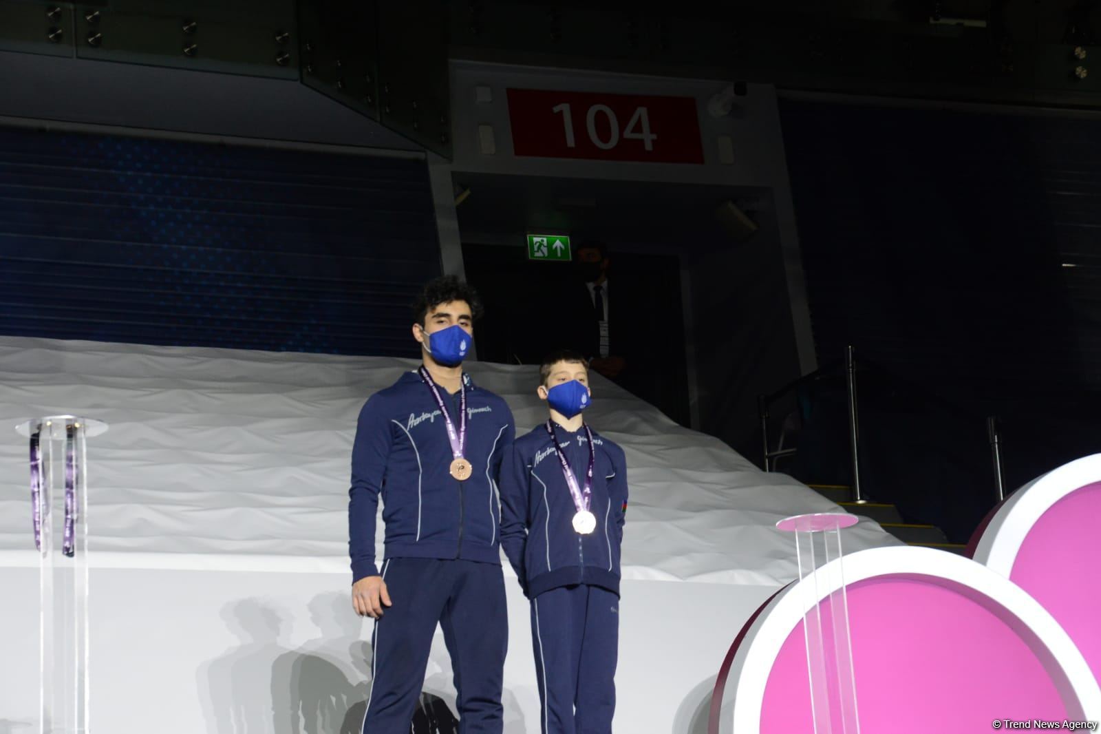 Baku hosts awards ceremony for women's, men's pairs at World Championships (PHOTO)