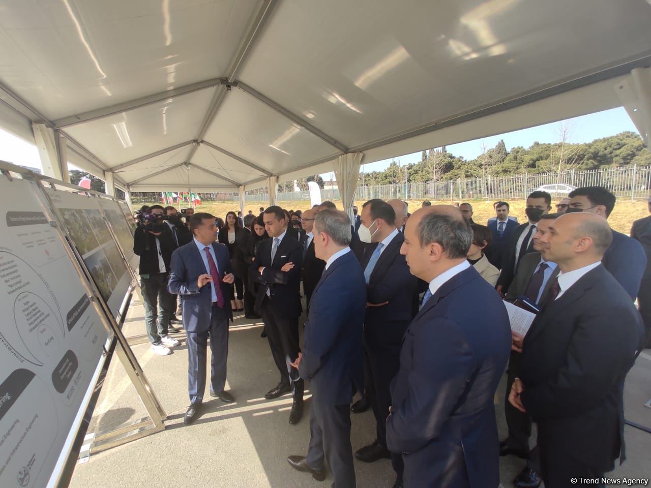 Azerbaijan, Italy sign document on building joint university (PHOTO)