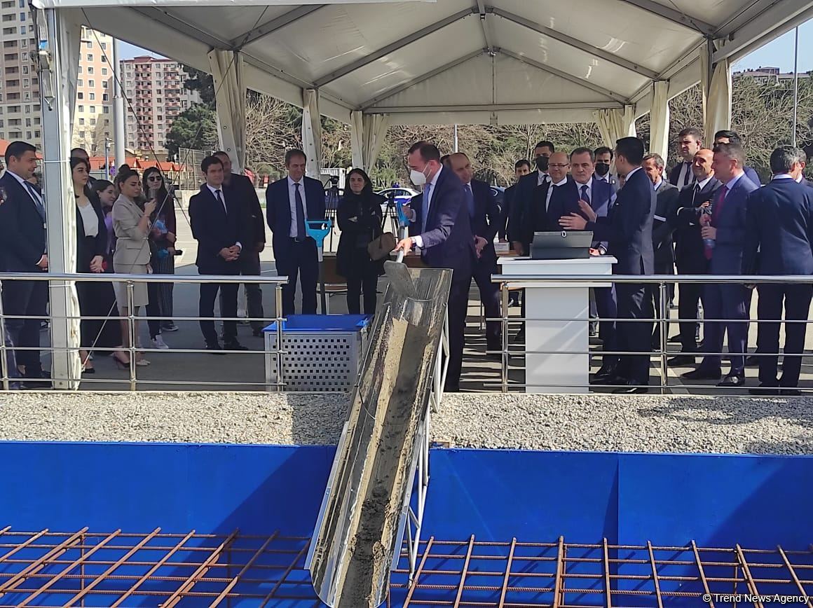 Azerbaijan, Italy sign document on building joint university (PHOTO)