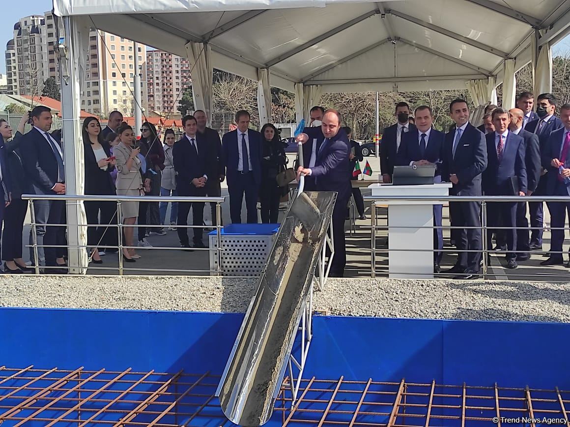 Azerbaijan, Italy sign document on building joint university (PHOTO)