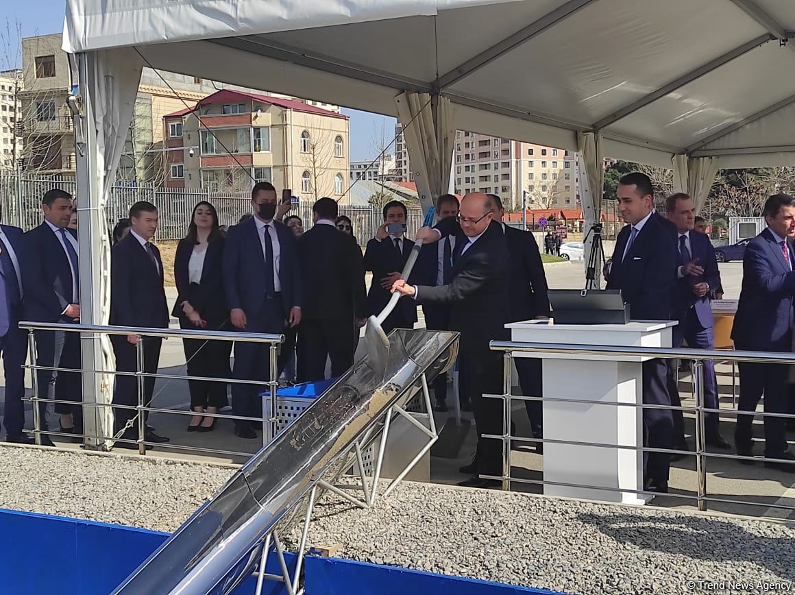 Azerbaijan, Italy sign document on building joint university (PHOTO)