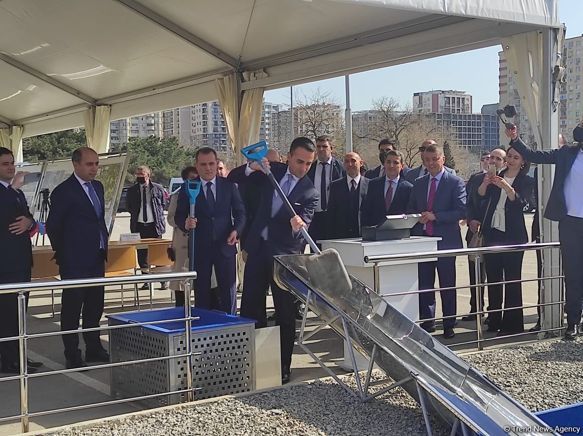 Azerbaijan, Italy sign document on building joint university (PHOTO)