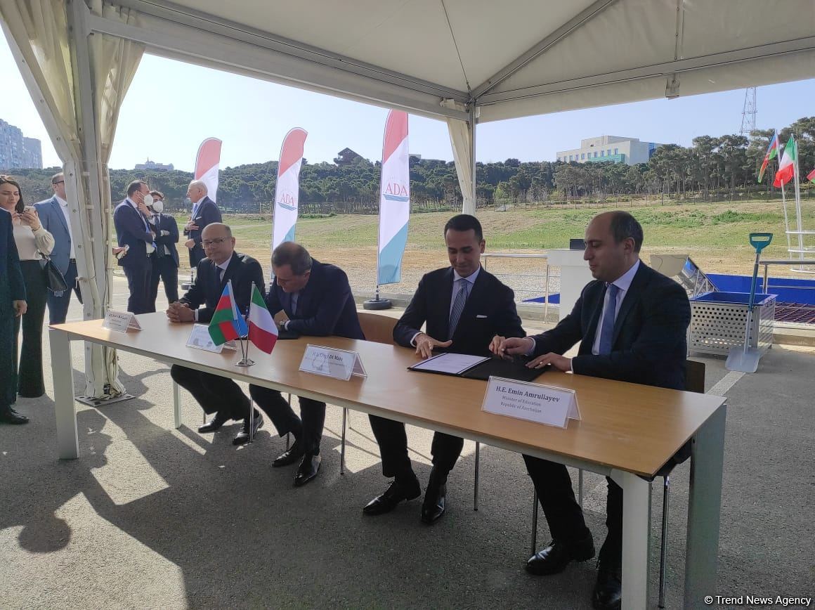 Azerbaijan, Italy sign document on building joint university (PHOTO)