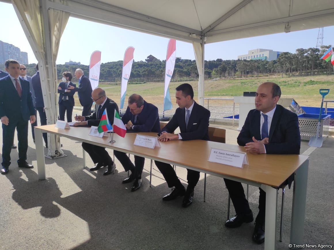 Azerbaijan, Italy sign document on building joint university (PHOTO)